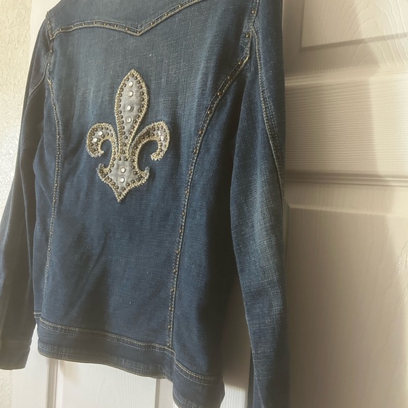 Unique S Denim Jacket embellished w fluer de leis studded back, very flattering. - Picture 7 of 11
